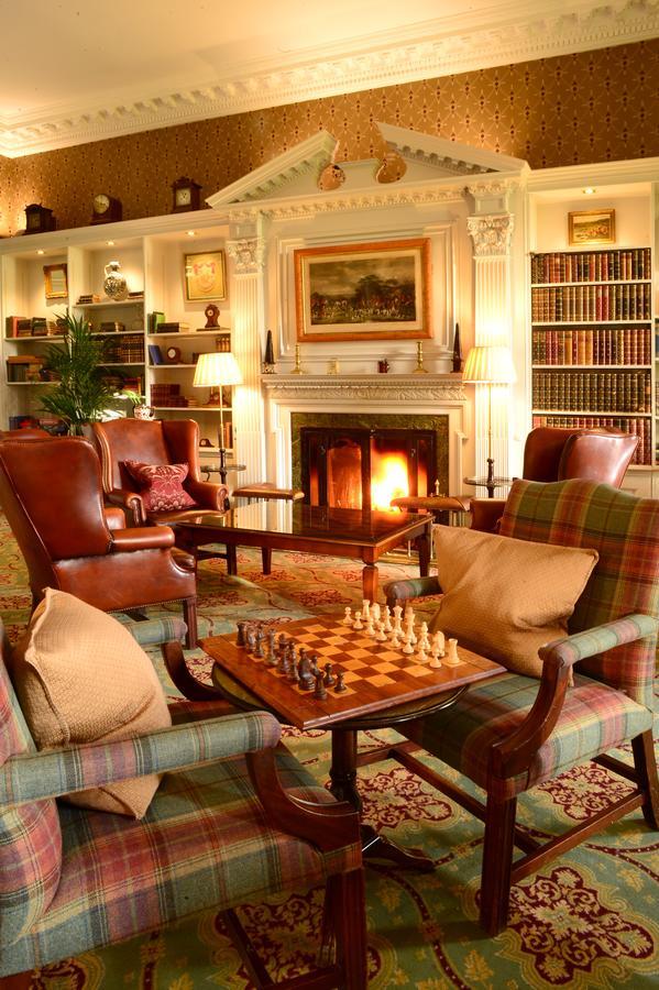 Stapleford Park Hotel & Spa Мелтън Моубрей Екстериор снимка