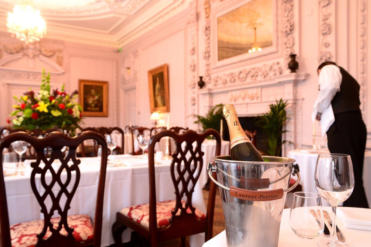 Stapleford Park Hotel & Spa Мелтън Моубрей Екстериор снимка