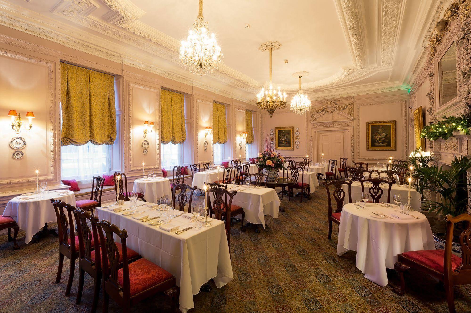 Stapleford Park Hotel & Spa Мелтън Моубрей Екстериор снимка